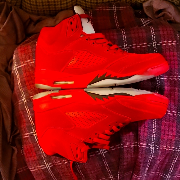 RETRO RED #4 JORDANS - Picture 6 of 7